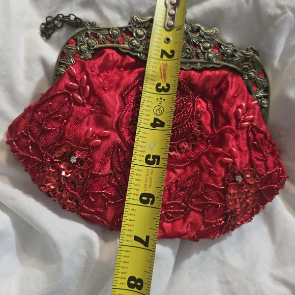 Elegant Red Beaded Clutch - Picture 6 of 6